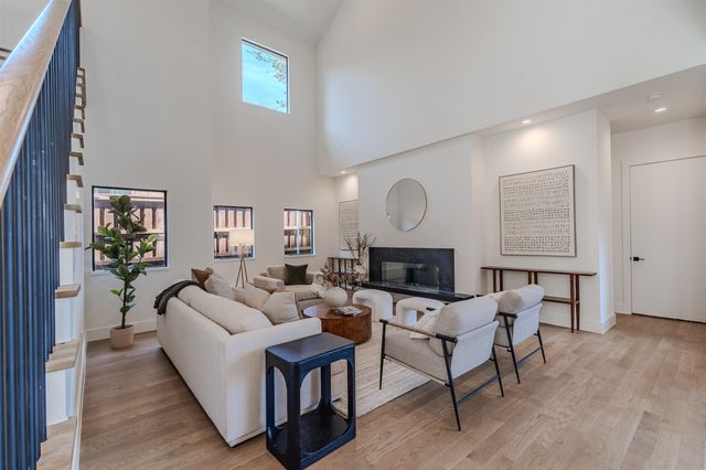 7115 Casa Loma Avenue, Dallas, TX 75214