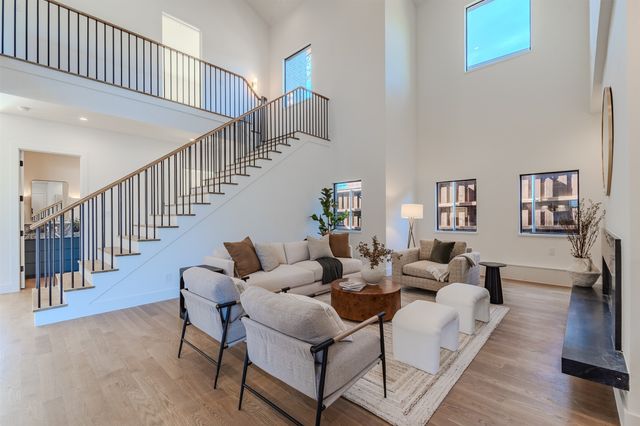 7115 Casa Loma Avenue, Dallas, TX 75214