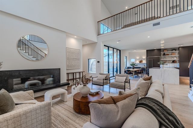 7115 Casa Loma Avenue, Dallas, TX 75214