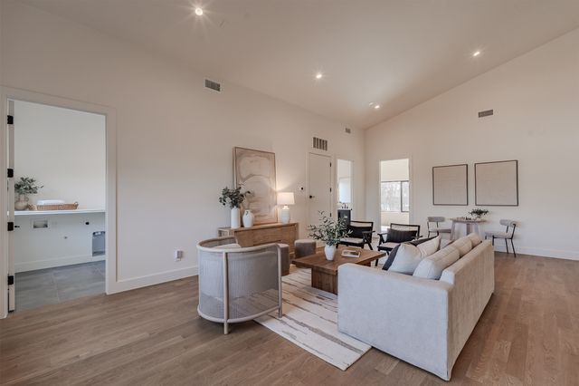 7115 Casa Loma Avenue, Dallas, TX 75214