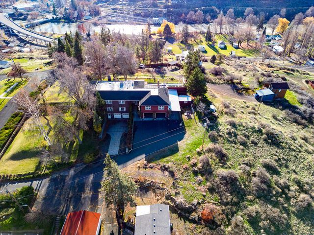 79 Washington Street, Klamath Falls, OR 97601