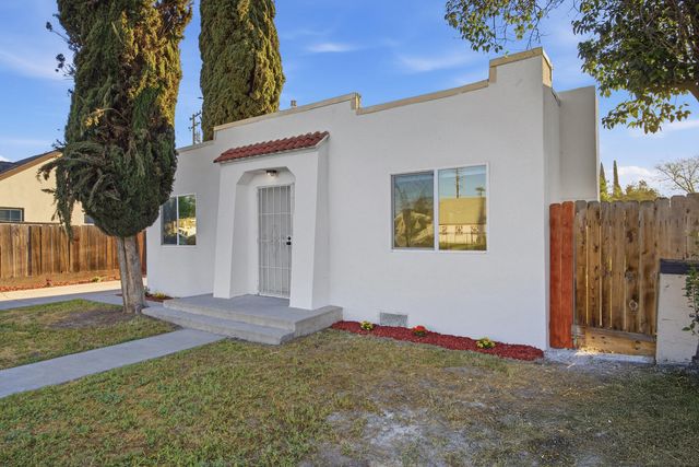 220 S O Street, Tulare, CA 93274