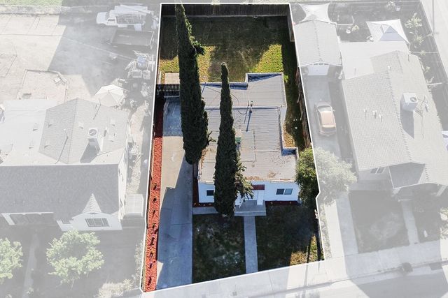 220 S O Street, Tulare, CA 93274