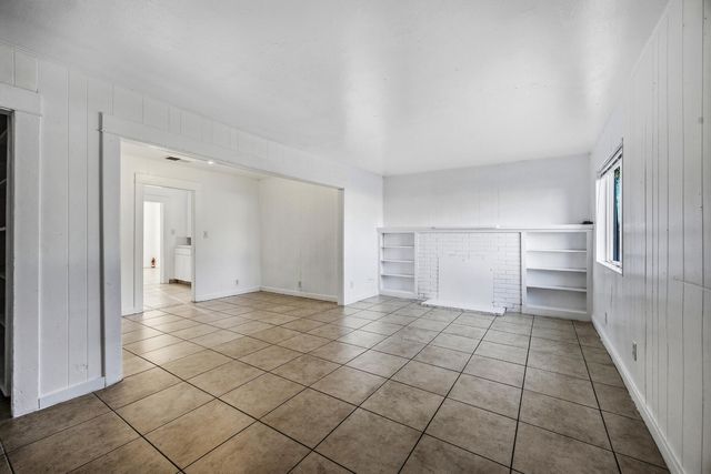 220 S O Street, Tulare, CA 93274