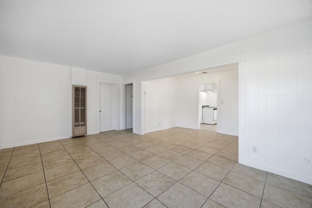 220 S O Street, Tulare, CA 93274