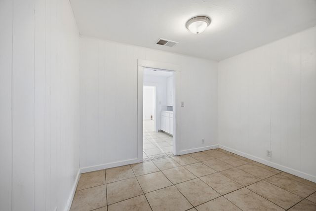 220 S O Street, Tulare, CA 93274