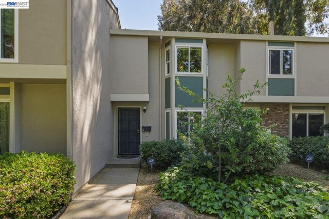 1245 Pine Creek Way I, Concord, CA 94520