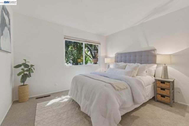 1245 Pine Creek Way I, Concord, CA 94520