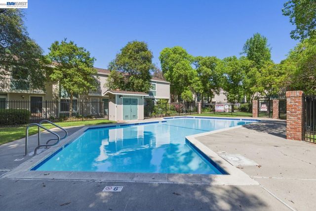 1245 Pine Creek Way I, Concord, CA 94520