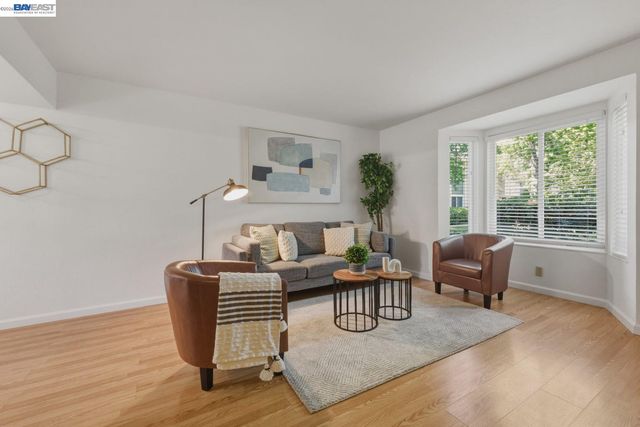 1245 Pine Creek Way I, Concord, CA 94520