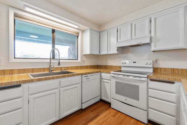 4332 Meadows Drive, Klamath Falls, OR 97603