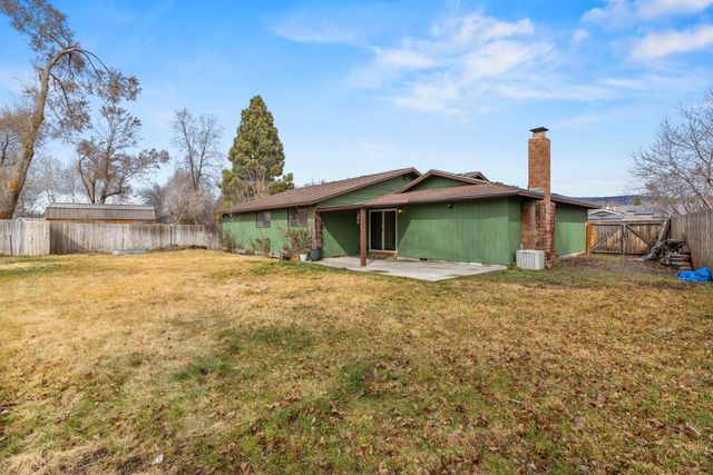 4332 Meadows Drive, Klamath Falls, OR 97603