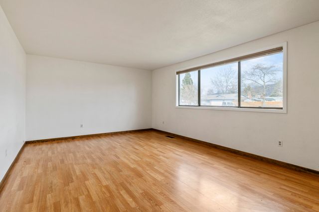 4332 Meadows Drive, Klamath Falls, OR 97603