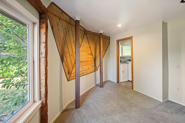 848 NE 8th Street, Grants Pass, OR 97526