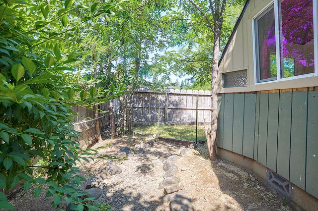 848 NE 8th Street, Grants Pass, OR 97526