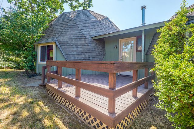 848 NE 8th Street, Grants Pass, OR 97526