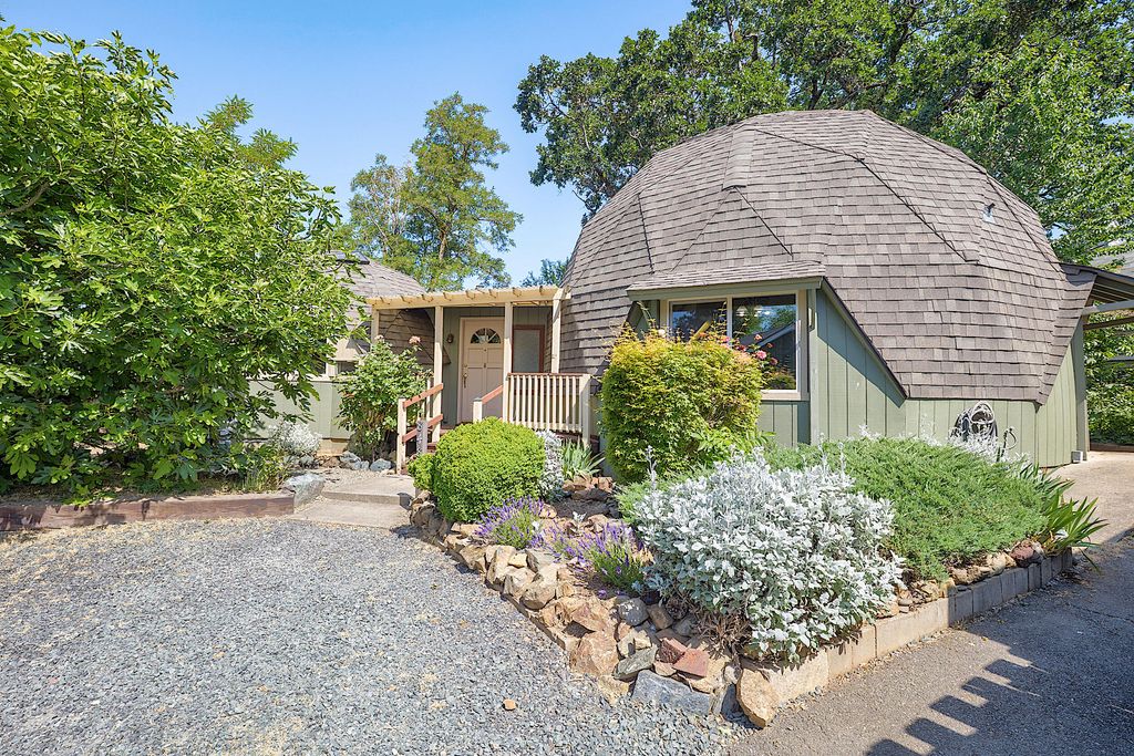848 NE 8th Street, Grants Pass, OR 97526