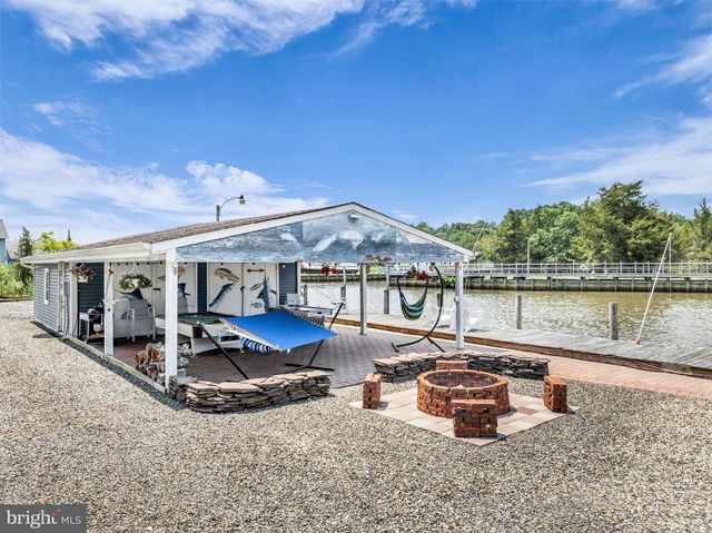 230 S GREEN ST, Tuckerton, NJ 08087