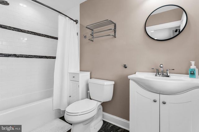 230 S GREEN ST, Tuckerton, NJ 08087