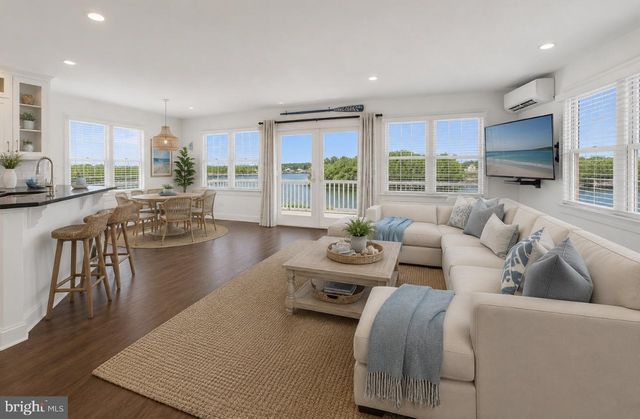 230 S GREEN ST, Tuckerton, NJ 08087