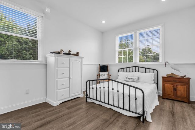 230 S GREEN ST, Tuckerton, NJ 08087