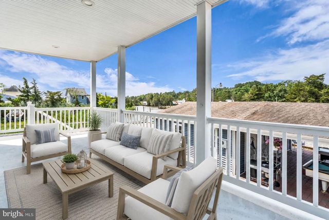 230 S GREEN ST, Tuckerton, NJ 08087