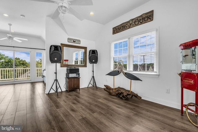 230 S GREEN ST, Tuckerton, NJ 08087
