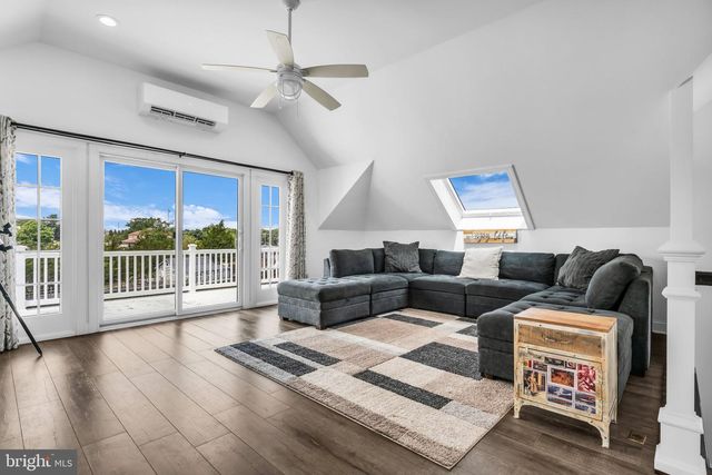 230 S GREEN ST, Tuckerton, NJ 08087