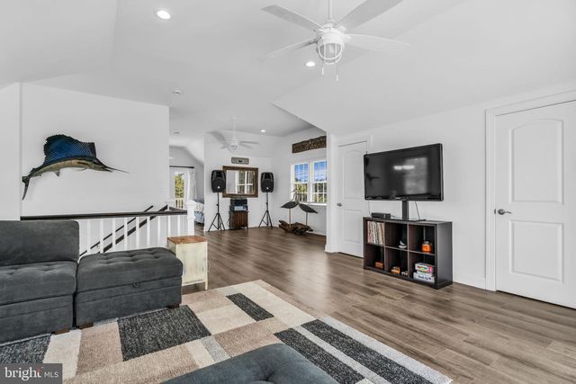 230 S GREEN ST, Tuckerton, NJ 08087