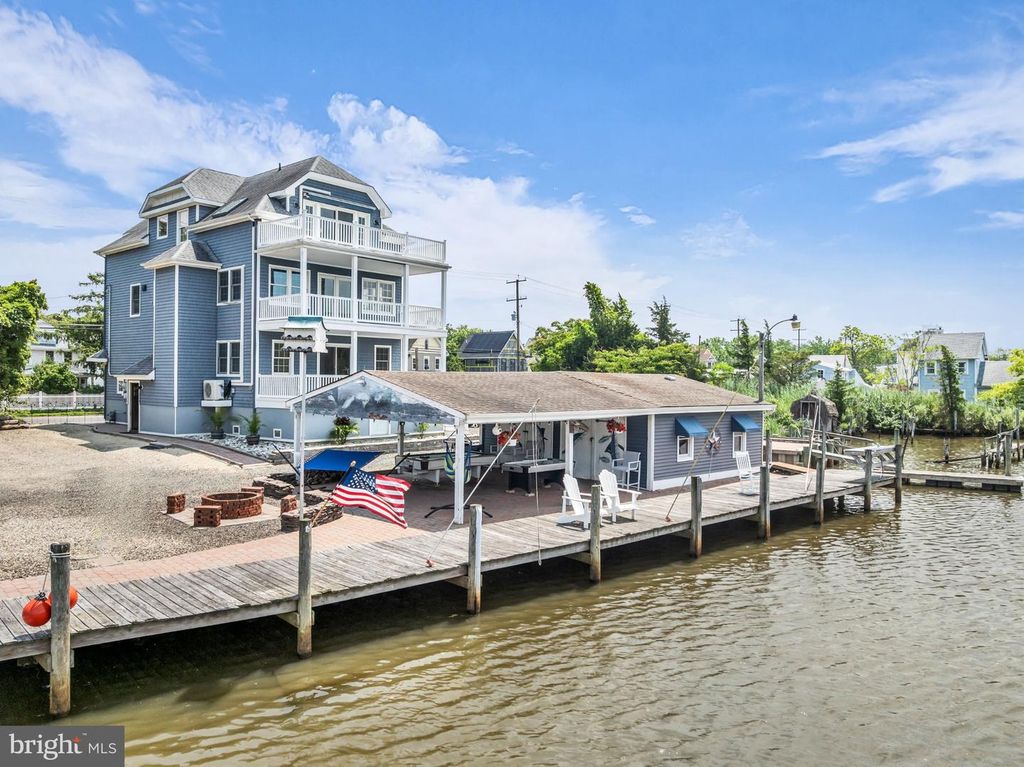 230 S GREEN ST, Tuckerton, NJ 08087