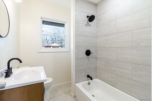 1407 Bielby Street, Waterford, MI 48328