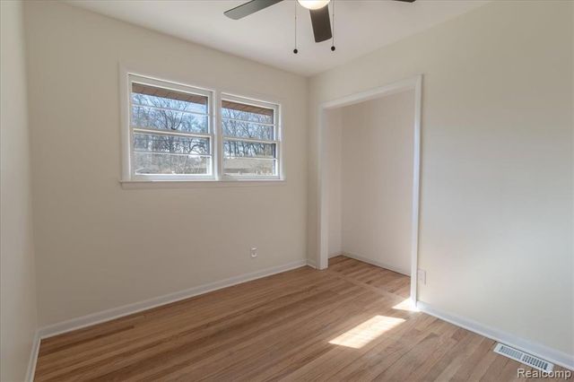 1407 Bielby Street, Waterford, MI 48328