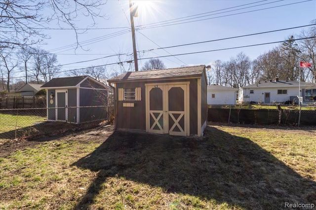 1407 Bielby Street, Waterford, MI 48328