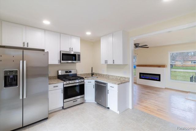 1407 Bielby Street, Waterford, MI 48328