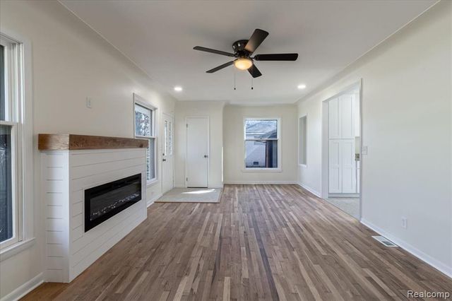 1407 Bielby Street, Waterford, MI 48328