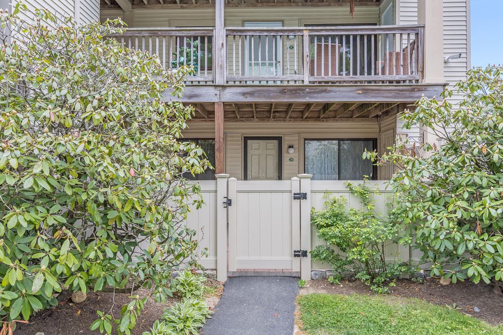 800 Bearse's Way 5SD, Hyannis, MA 02601