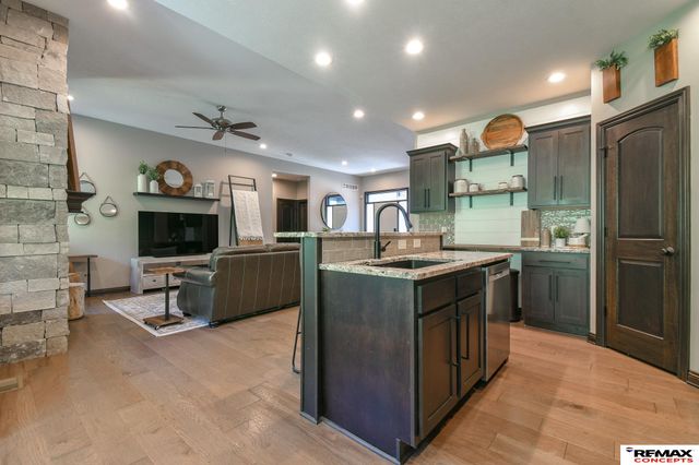 7535 S 77th Street, Lincoln, NE 68516