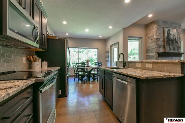 7535 S 77th Street, Lincoln, NE 68516