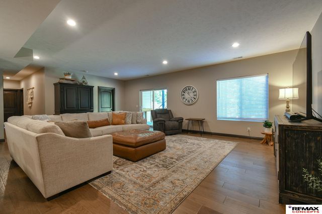 7535 S 77th Street, Lincoln, NE 68516