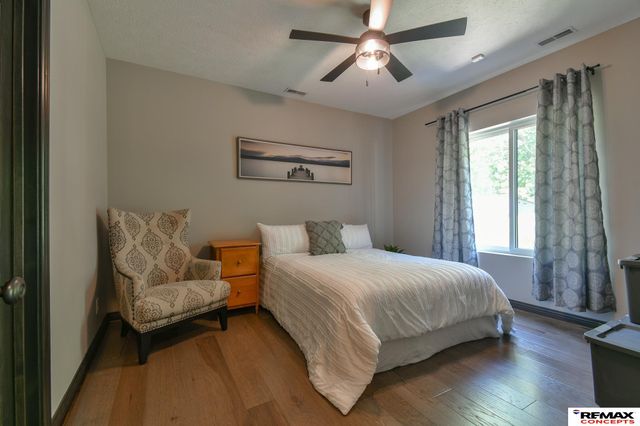 7535 S 77th Street, Lincoln, NE 68516