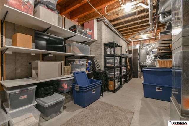 7535 S 77th Street, Lincoln, NE 68516