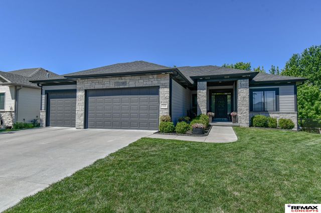 7535 S 77th Street, Lincoln, NE 68516