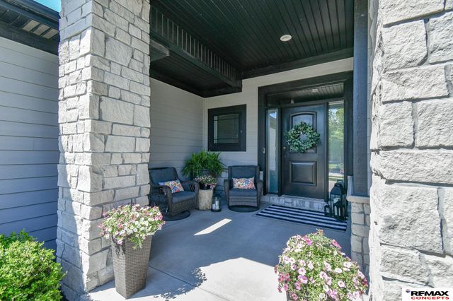 7535 S 77th Street, Lincoln, NE 68516
