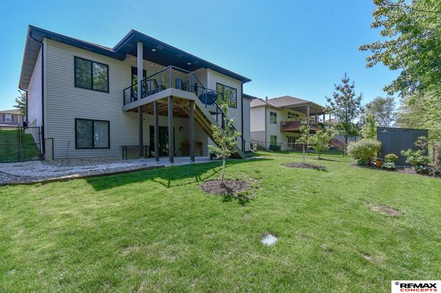 7535 S 77th Street, Lincoln, NE 68516