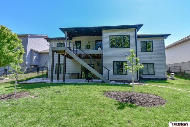 7535 S 77th Street, Lincoln, NE 68516