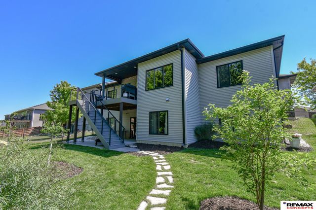 7535 S 77th Street, Lincoln, NE 68516