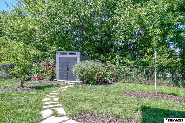 7535 S 77th Street, Lincoln, NE 68516