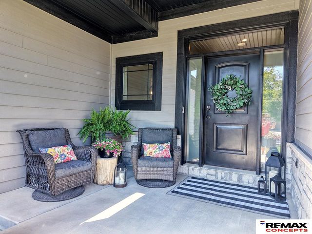 7535 S 77th Street, Lincoln, NE 68516