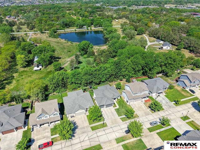 7535 S 77th Street, Lincoln, NE 68516