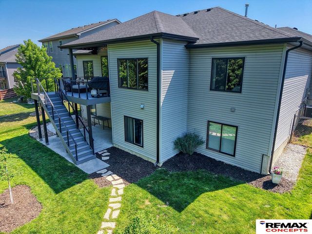 7535 S 77th Street, Lincoln, NE 68516